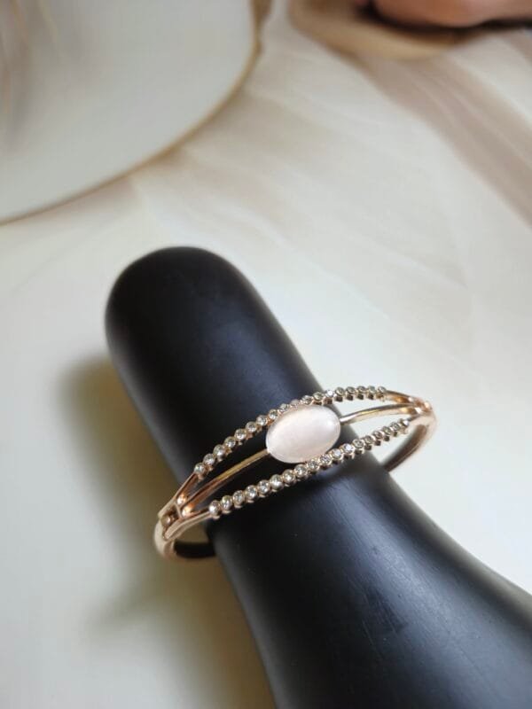 Chic Rose Gold Glamour Bracelet - Image 2