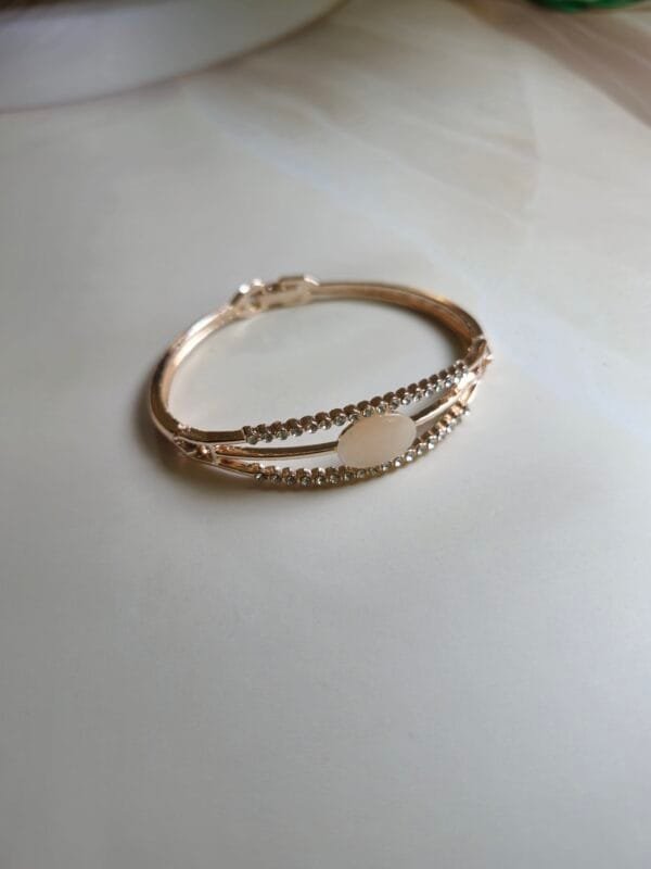 Chic Rose Gold Glamour Bracelet - Image 3