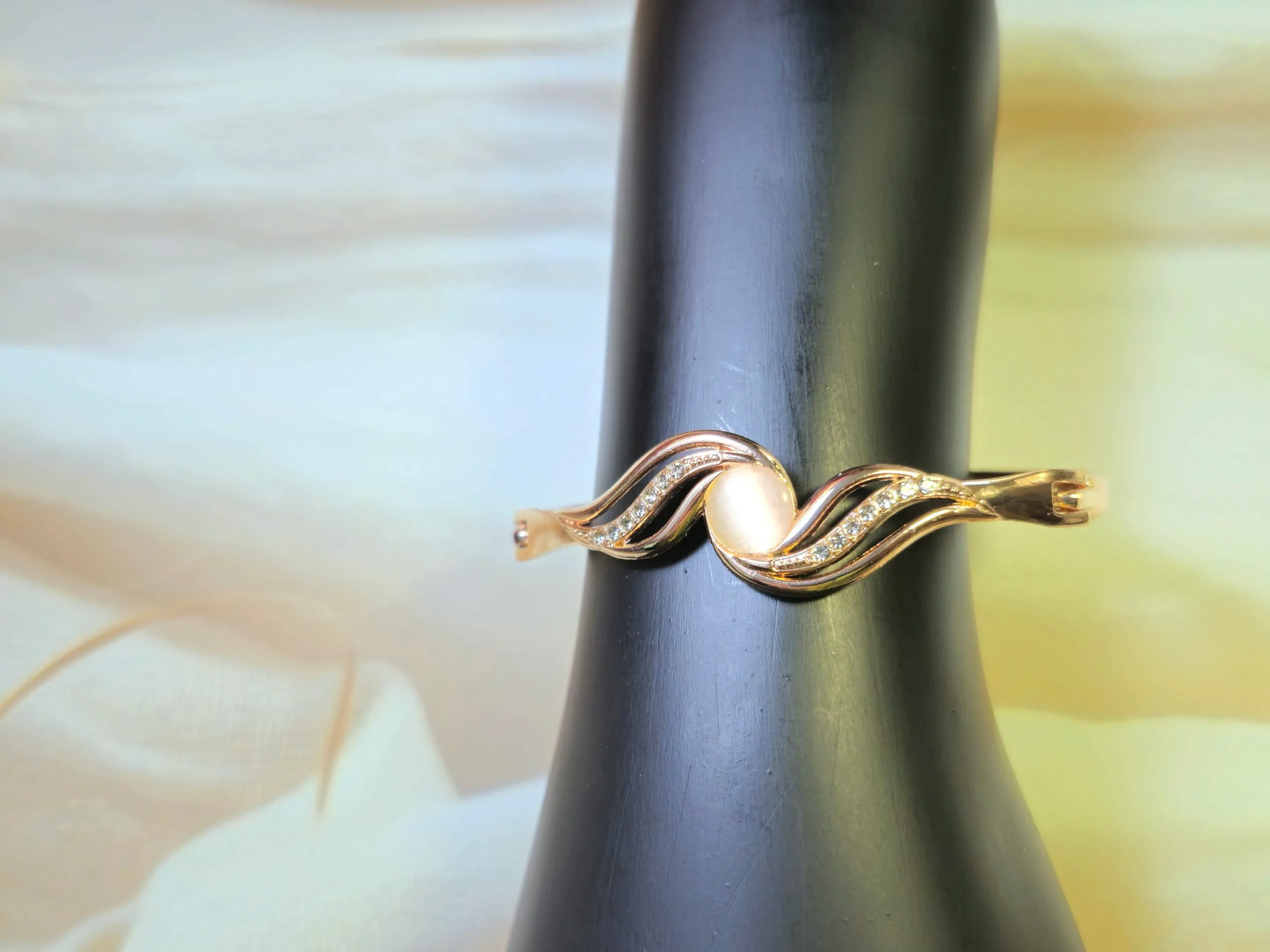 Blush Pearl Wave Bracelet - Image 2