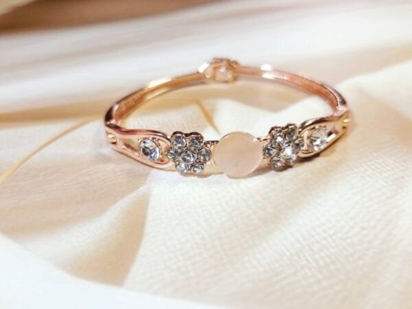 Radiant Floral Glow Bracelet - Image 3