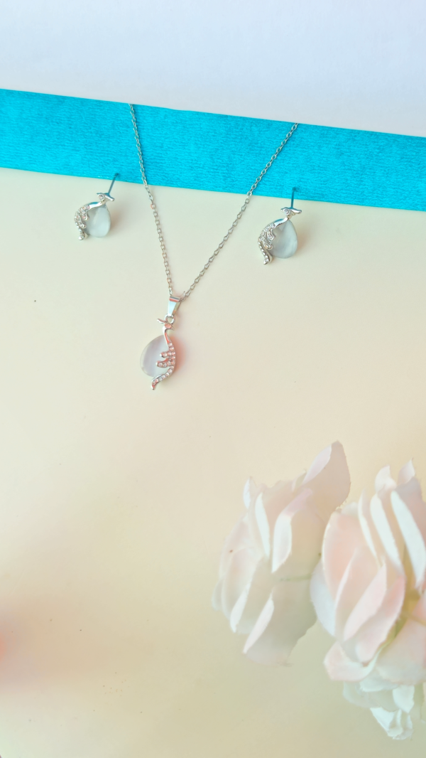 Silver Drop Delight - Image 4