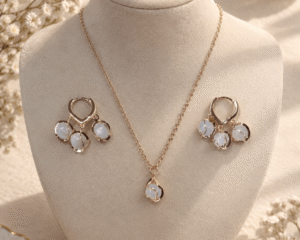 Eiliyah | Iridecent Glow Pendant Set