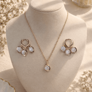 Eiliyah | Iridescent Glow Pendant Set