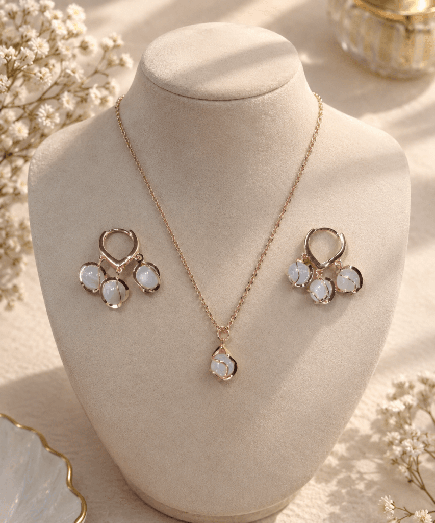 Eiliyah | Iridecent Glow Pendant Set